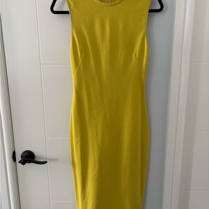 Elegant Yellow Sleeveless Dress